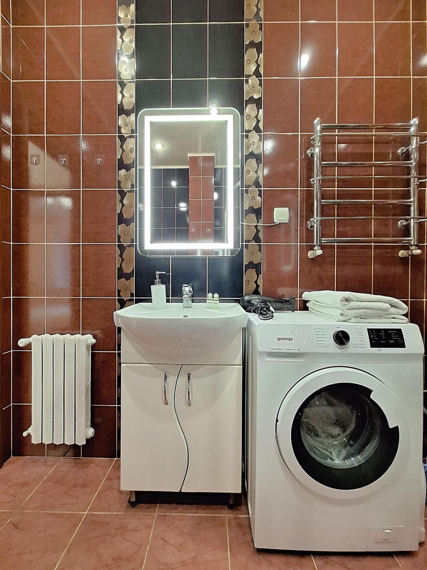 Однокімна Квартира Біля Каштанової Алеї У Центрі Полтави Мережа Alexapartments Документи Для Відряджень Безконтатне Заселення 24-7 Poltava Esterno foto