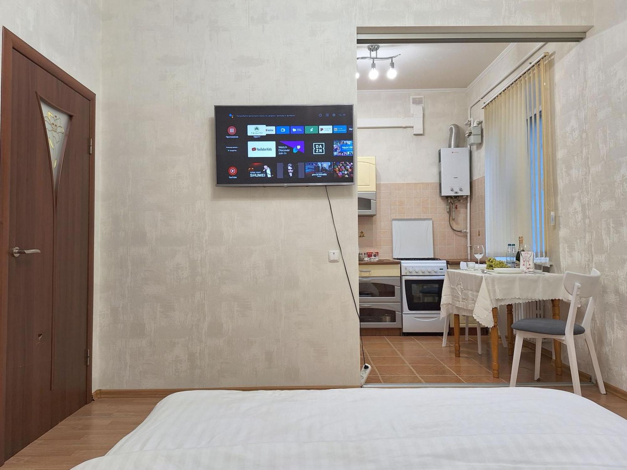 Однокімна Квартира Біля Каштанової Алеї У Центрі Полтави Мережа Alexapartments Документи Для Відряджень Безконтатне Заселення 24-7 Poltava Esterno foto
